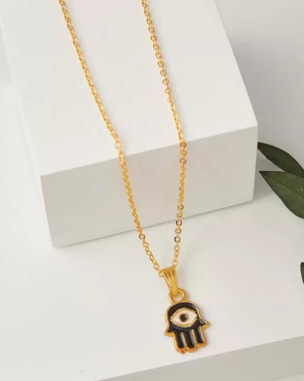 Hand shaped pendant and chain