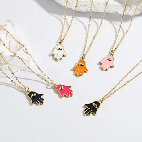 Hand shaped pendant and chain